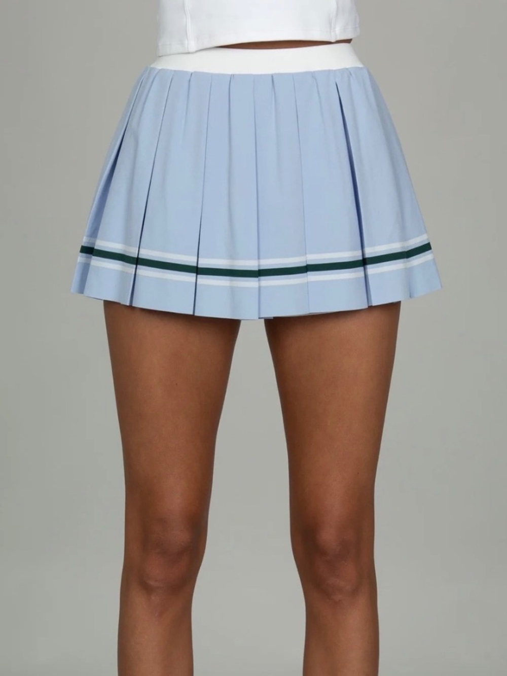 Gold hinge tennis skirt size small